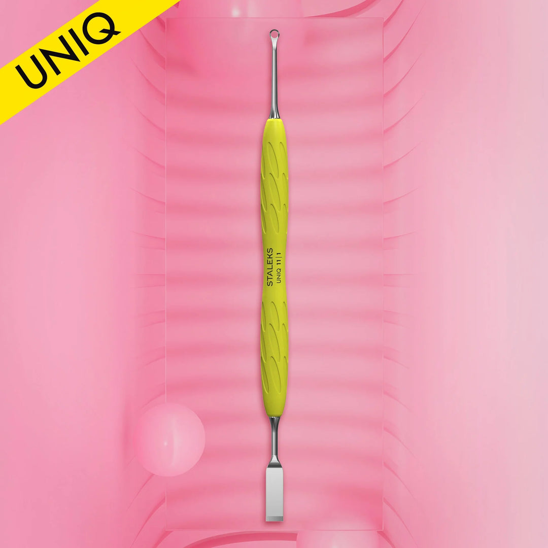 Pousse De Manucure avec manche en silicone jaune "Gummy" UNIQ 11 TYPE 1