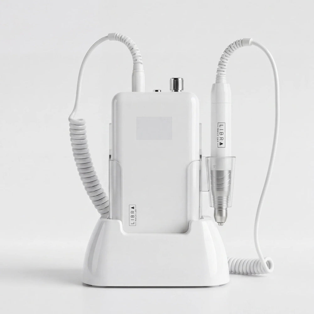 Precision 45 - Ponceuse à ongles professionnelle sans fil 45 000 tr/min - Elegance Beauty Suisse