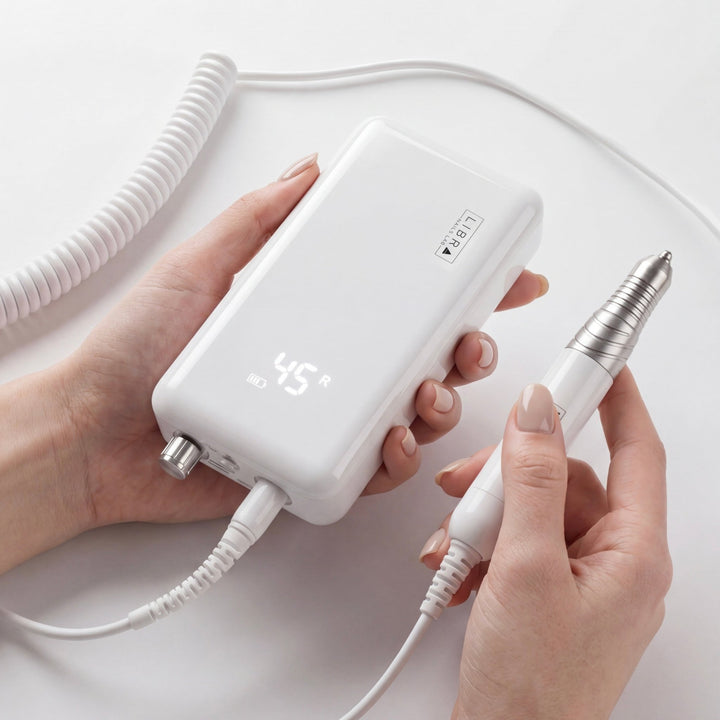 Precision 45 - Ponceuse à ongles professionnelle sans fil 45 000 tr/min - Elegance Beauty Suisse