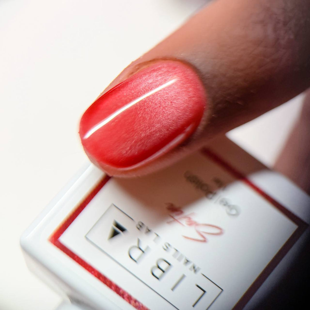 "Satin" - CAT EYE Gel Polish - Elegance Beauty Suisse